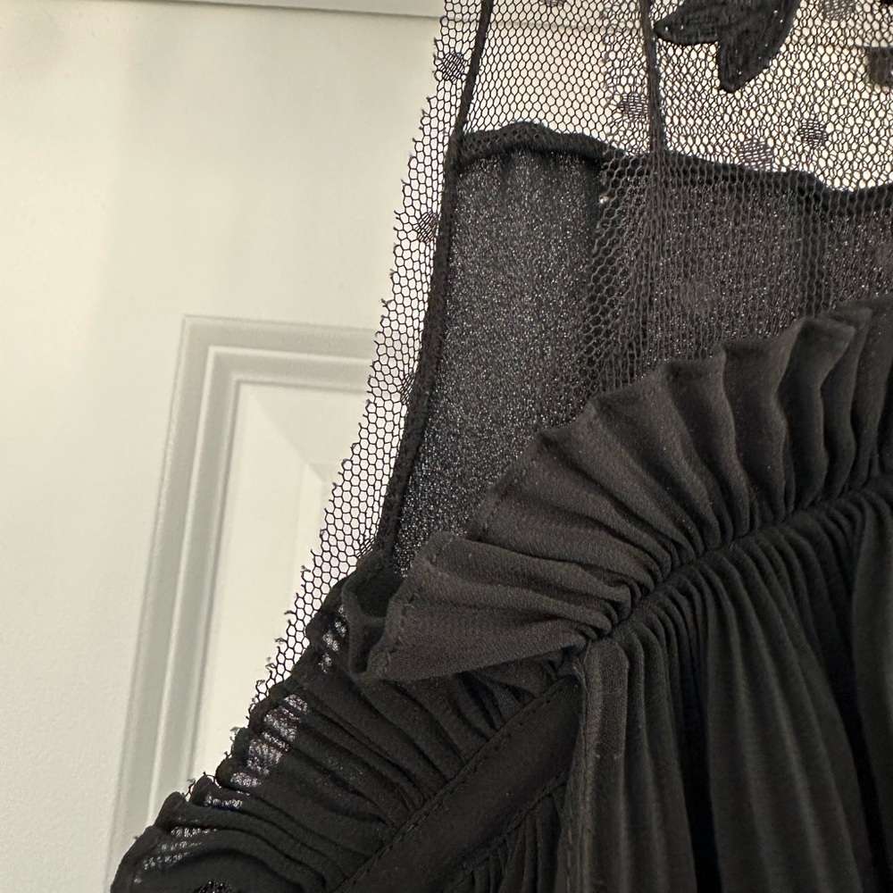 BCBGMaxAzria Elegant Black Ruffled Cocktail Dress with Lace, Sleeveless, Size M - Picture 4 of 12